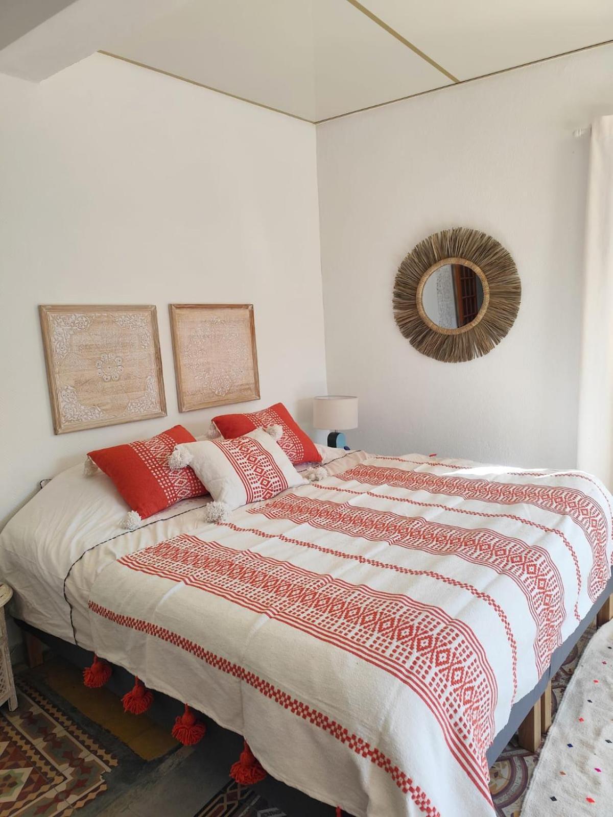 Casa Louisa Bed & Breakfast Serralongue Екстериор снимка